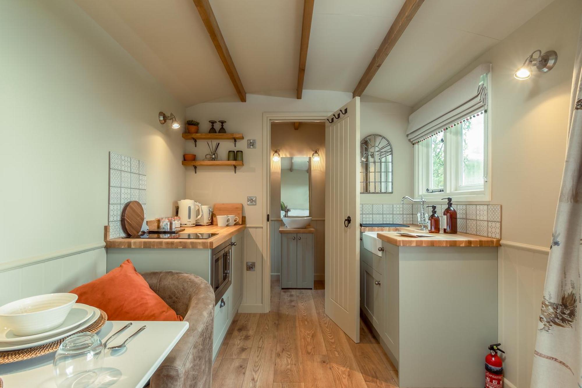 Great Ashley Farm & Shepherds Huts 4*